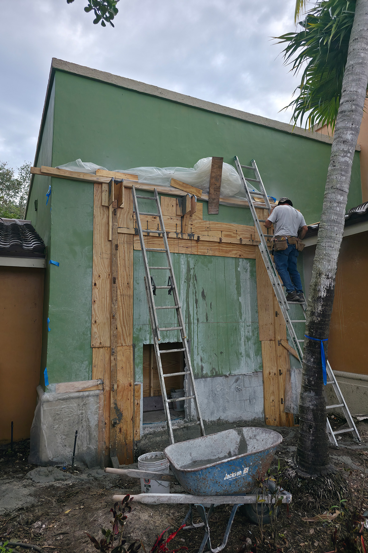 Header formwork and shoring in place